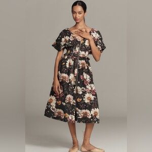 V-Neck Zip-Front Midi Dress
Anthropologie In: Black Pattern